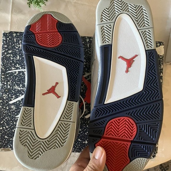 Jordan 4 Retro Mid Midnight Navy Come
